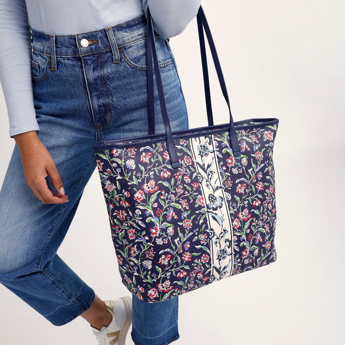Large Every Day Tote Bag - Garden Masquerade Vines Shadow Blue