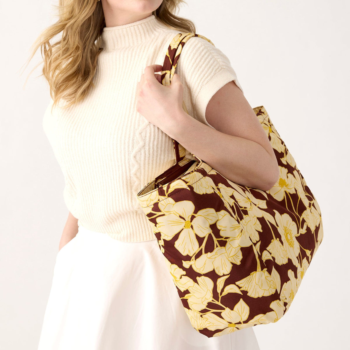 Knollton Tote Bag - Scattered Anemones